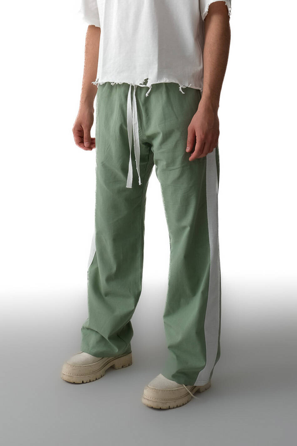 %100 Pamuk Beyaz Şerit Detaylı Çağla Yeşili Pantolon - SOLDOUT