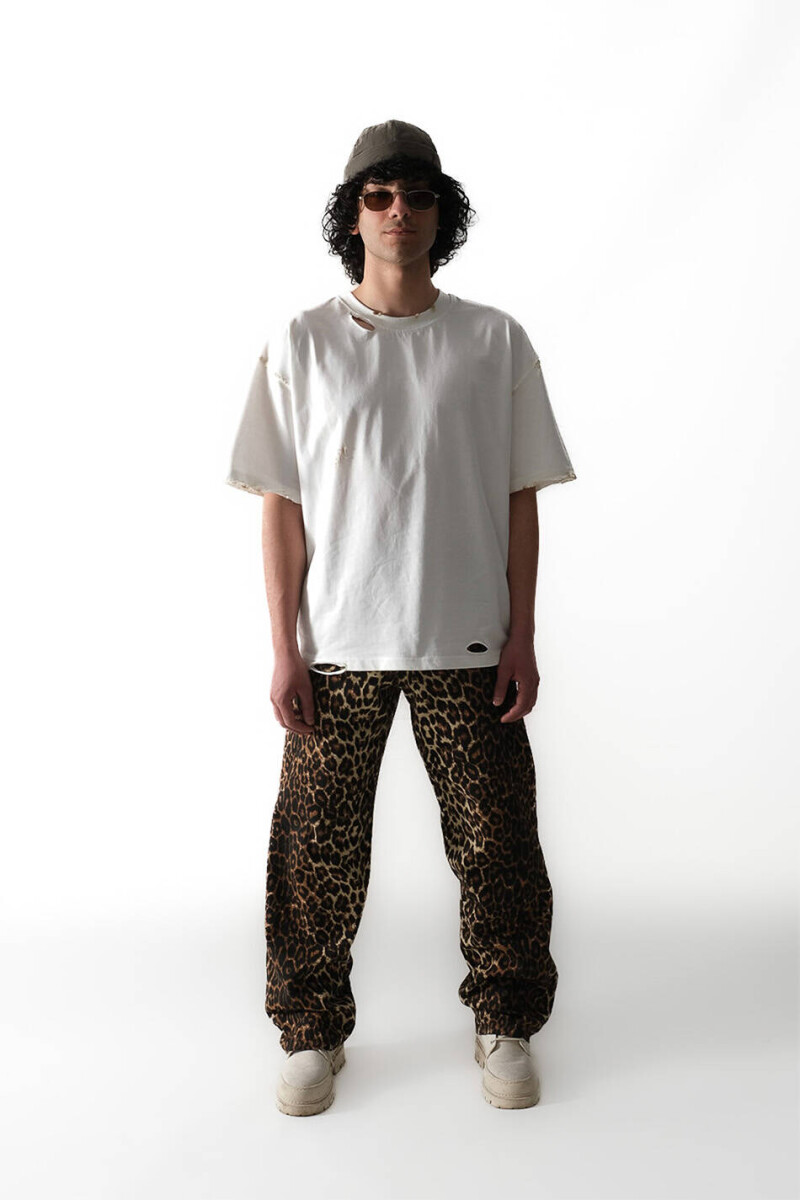 Distressed Beyaz Oversize Tişört & Leopar Desenli Baggy Pantolon - 1