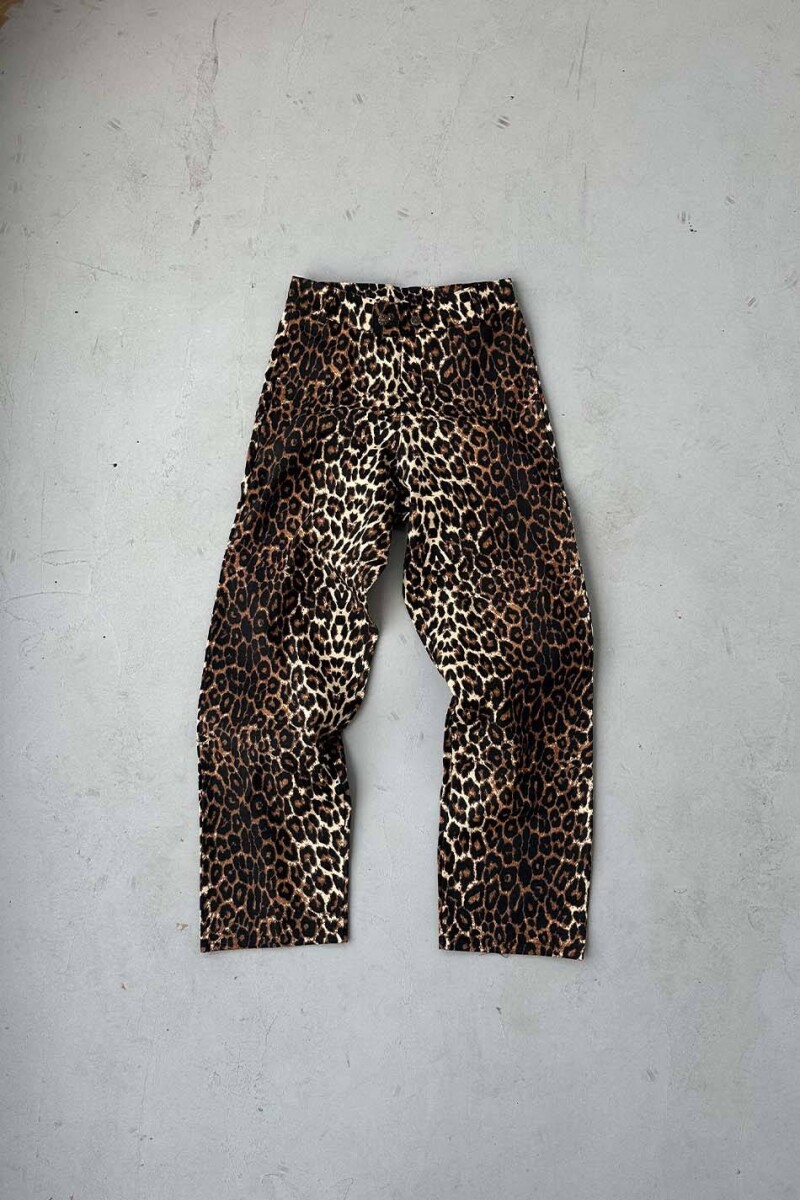 Distressed Beyaz Oversize Tişört & Leopar Desenli Baggy Pantolon - 3