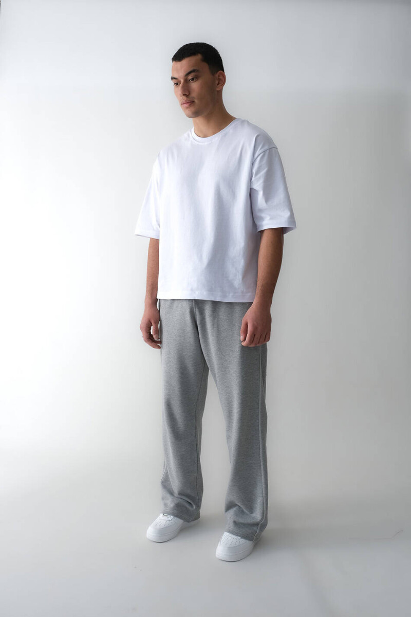 Beyaz Boxy Fit Tişört & Çift Dİkiş Detaylı Gri Melanj Baggy Eşofman - 2