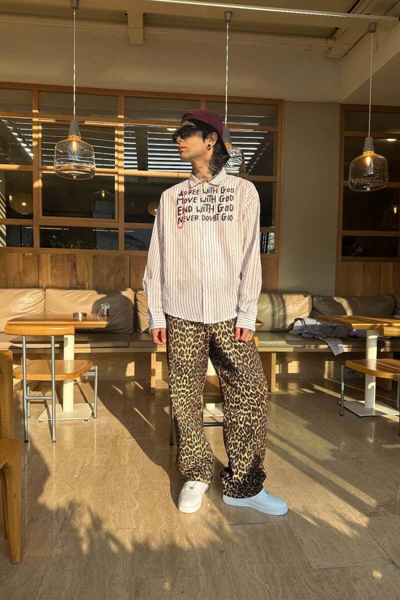 Amen Baskılı İnce Kırmızı Çizgili Oversize Old Money Gömlek - 4