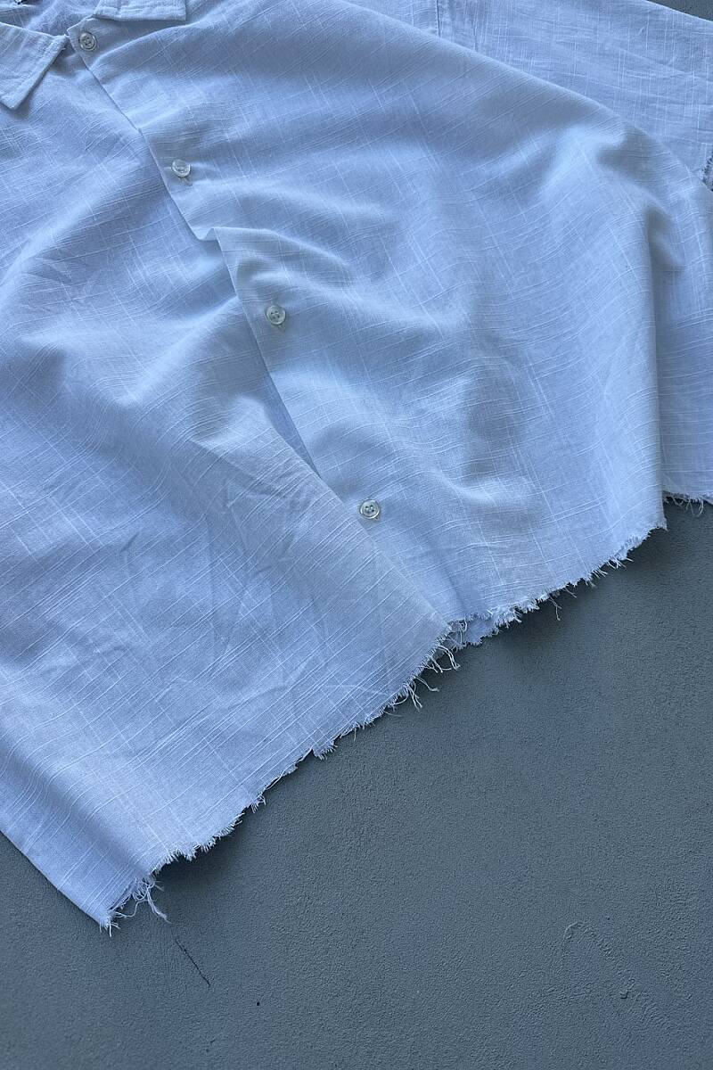 Beyaz Distressed Boxy Fit Crop Yarım Kol %100 Pamuk İnce Gömlek - 7