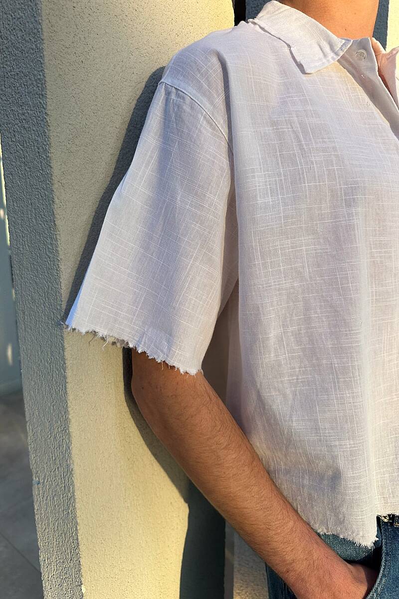 Beyaz Distressed Boxy Fit Crop Yarım Kol %100 Pamuk İnce Gömlek - 5