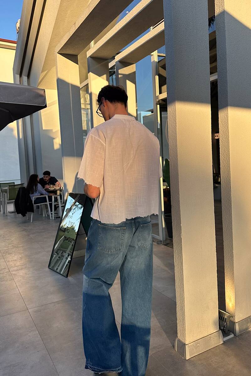 Beyaz Distressed Boxy Fit Crop Yarım Kol %100 Pamuk İnce Gömlek - 4