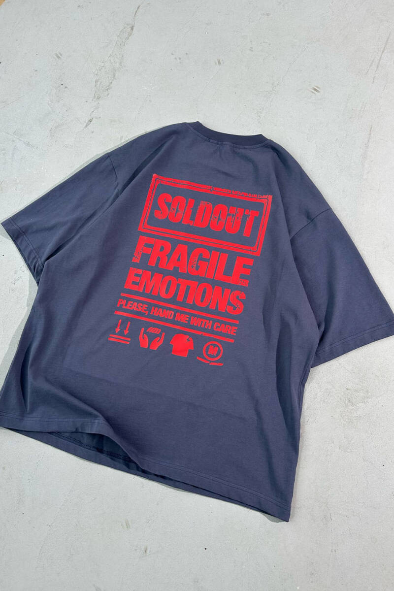 Fragile Emotions Baskılı Antrasit Oversize Tişört - 2