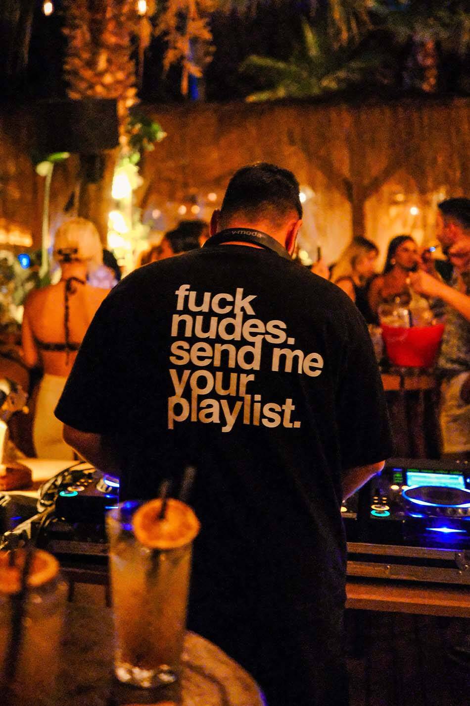 Fuck Nudes Siyah Oversize Tişört - SOLDOUT