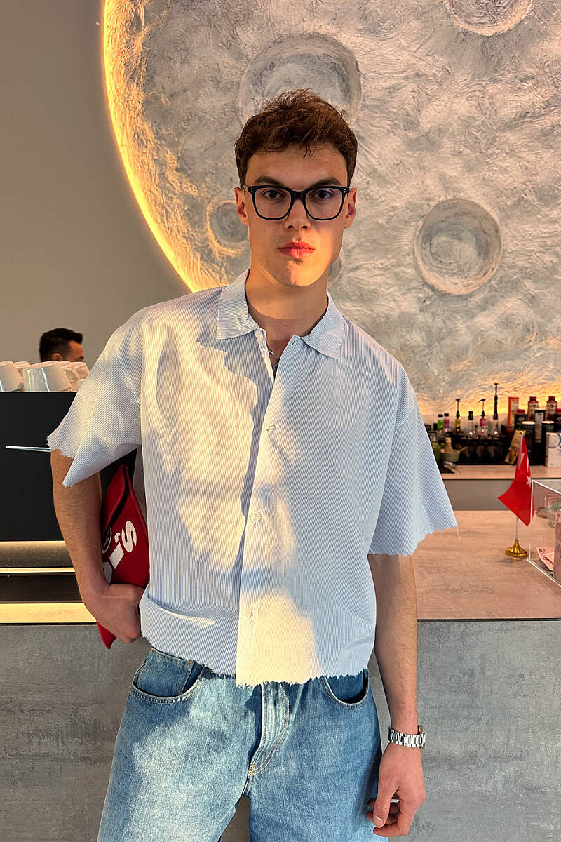 İnce Mavi Çizgili Distressed Yarım Kol Boxy Fit Gömlek - SOLDOUT