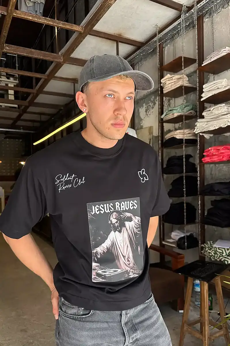 Jesus Raves Oversize T-Shirt - 4