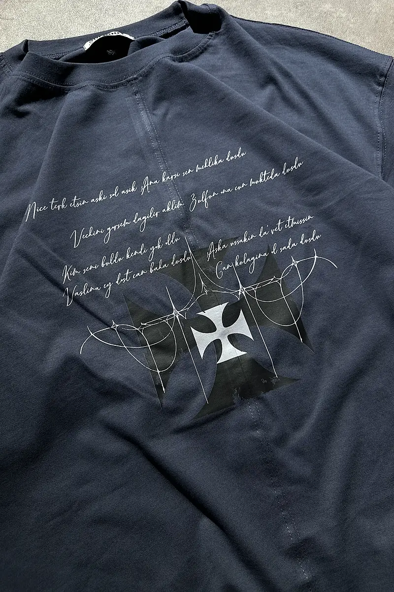Midnight Verse Graphite Grey Ortadan Dikişli Oversize Tişört - SOLDOUT (1)