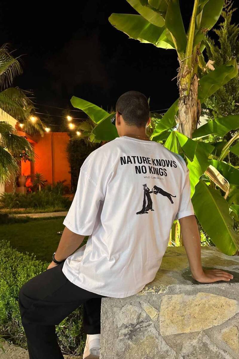 Nature Knows No Kings Baskılı Oversize Tişört - SOLDOUT (1)