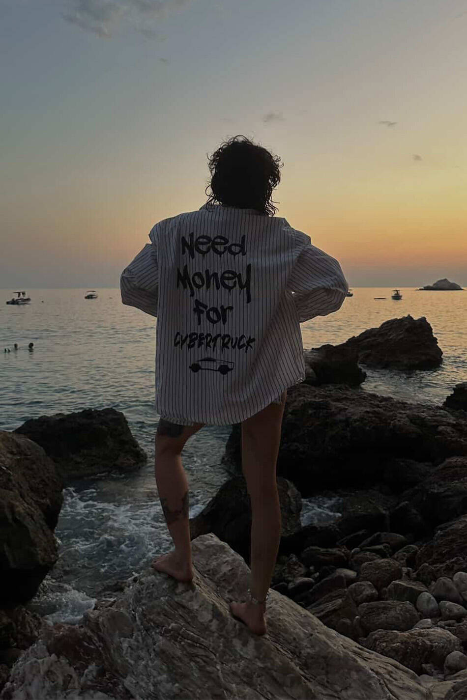 Need Money For Cybertruck İnce Siyah Çizgili Oversize Gömlek - SOLDOUT