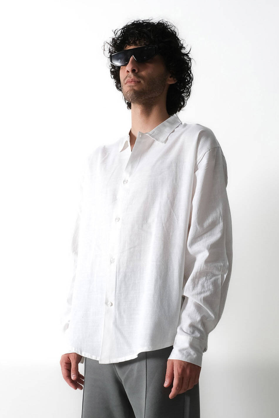 Beyaz Oversize %100 Pamuk İnce Gömlek - SOLDOUT