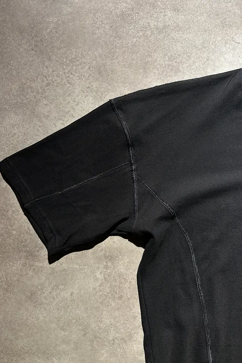 Shinjite Siyah Panel Dikişli Oversize Tişört - 7
