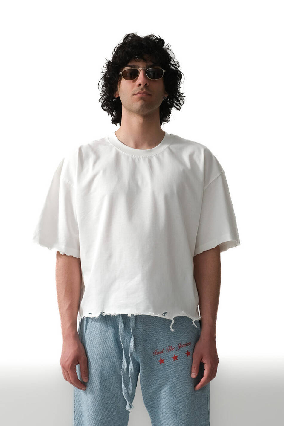 Yırtık Detaylı Beyaz Boxy Fit Crop Tişört - SOLDOUT