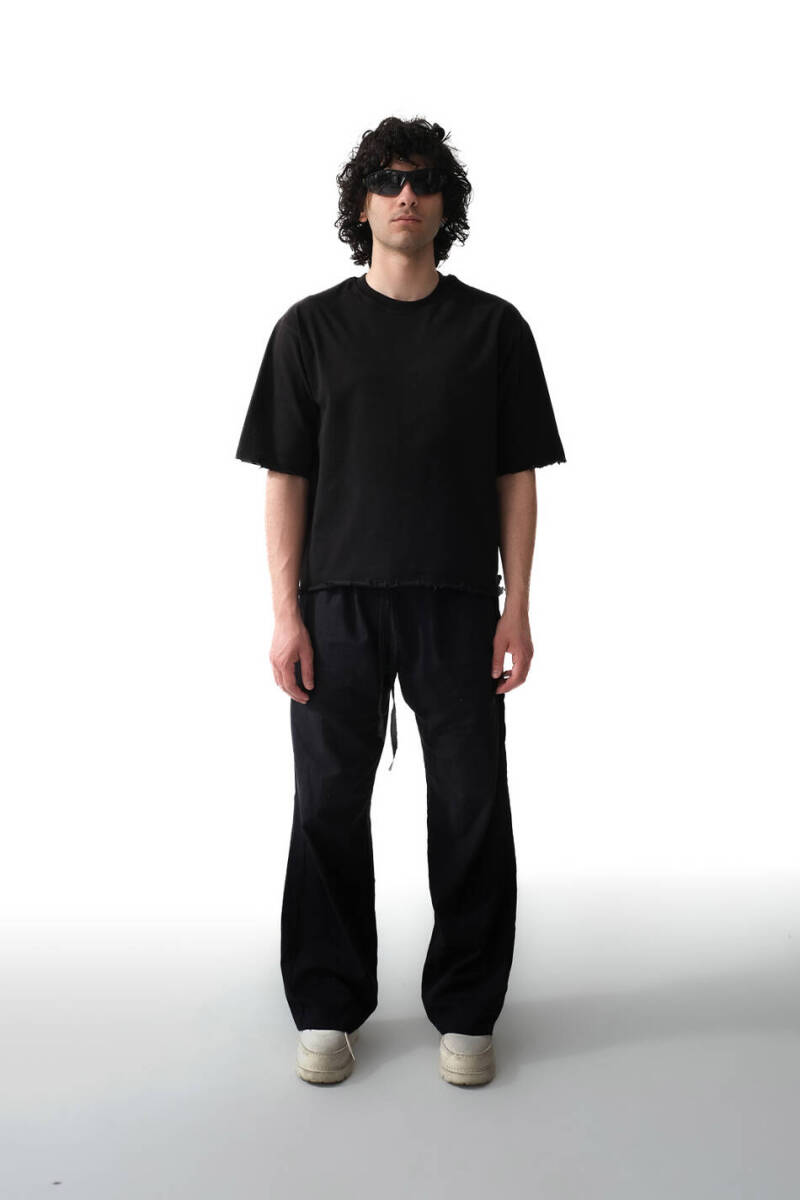 Yırtık Detaylı Siyah Boxy Fit Crop Tişört - 2